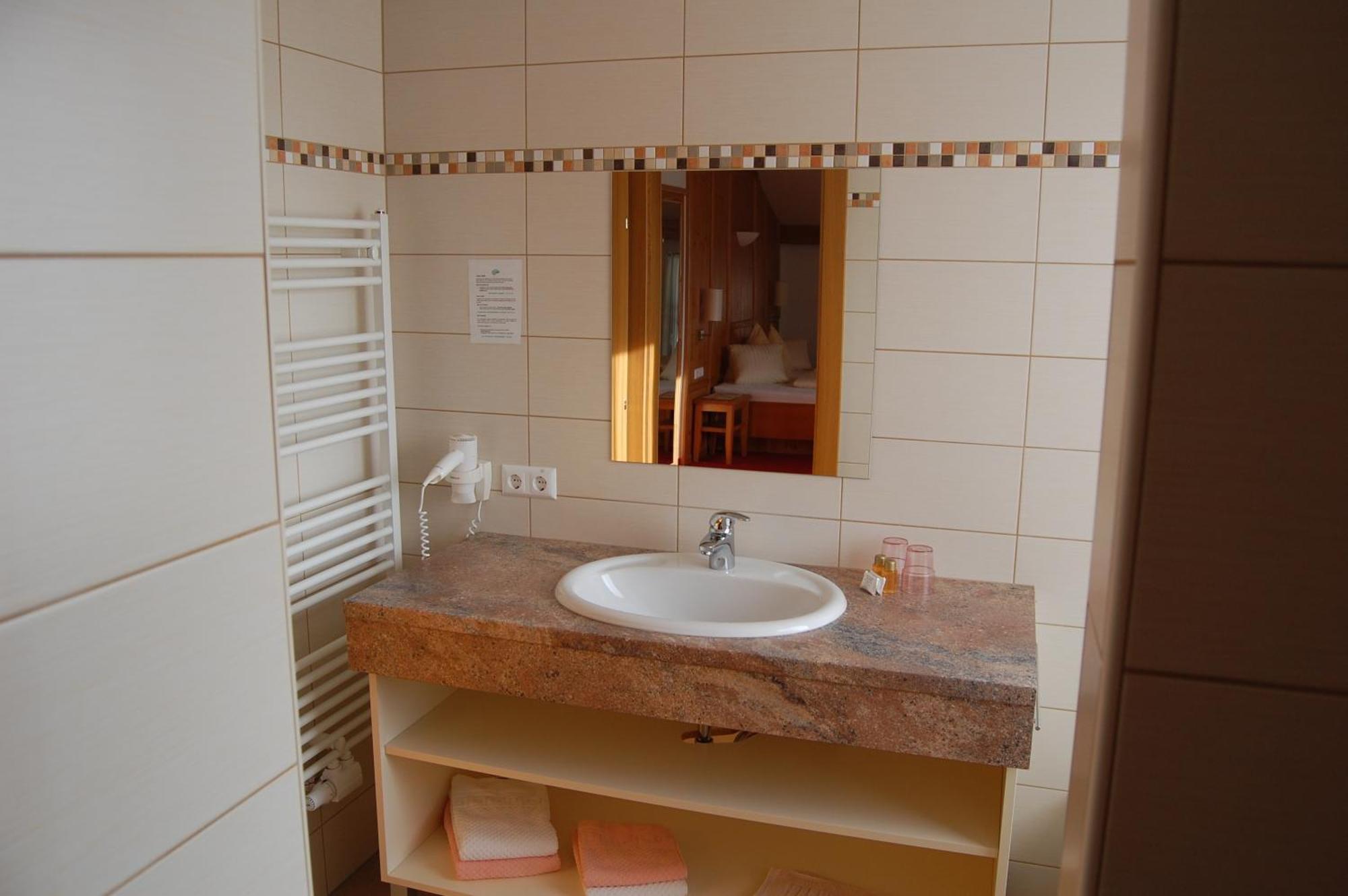 Hotel Brunnwirt Weissbriach Ngoại thất bức ảnh